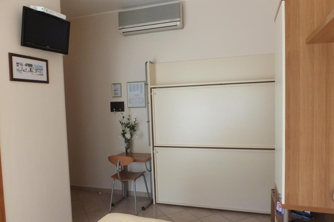 Hotel Nettuno 索托马里纳 外观 照片