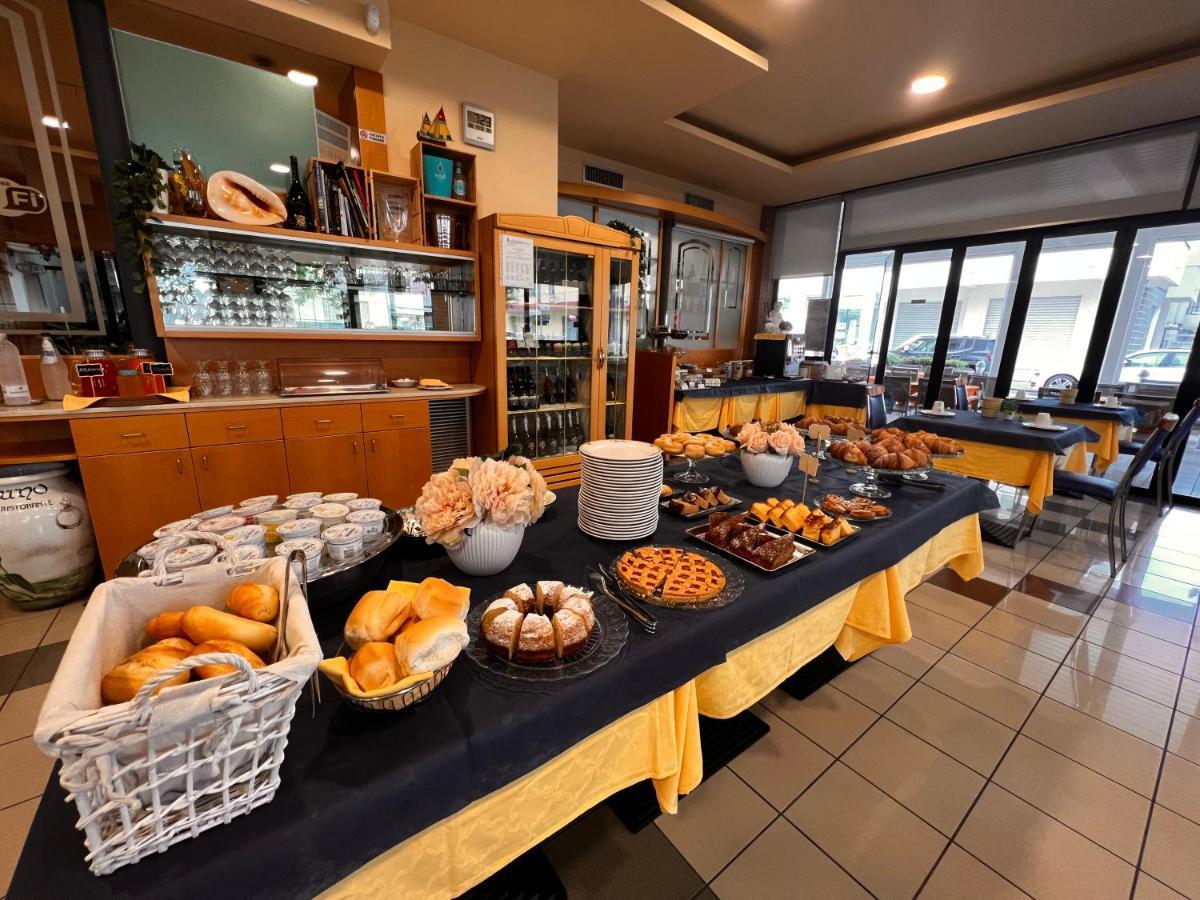 Hotel Nettuno 索托马里纳 外观 照片