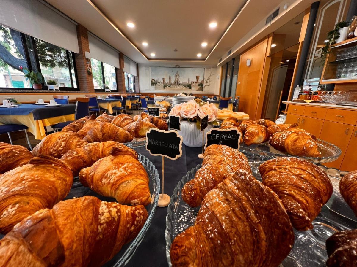 Hotel Nettuno 索托马里纳 外观 照片