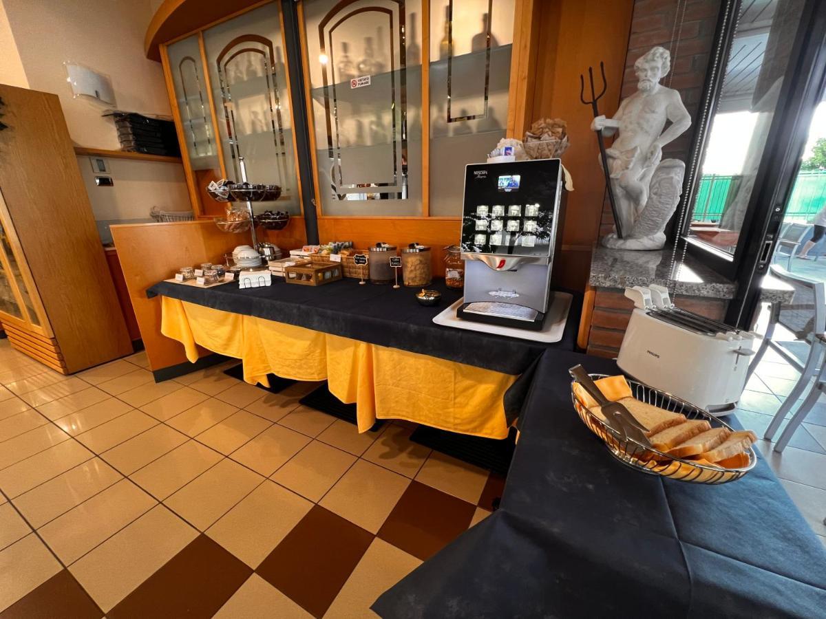Hotel Nettuno 索托马里纳 外观 照片