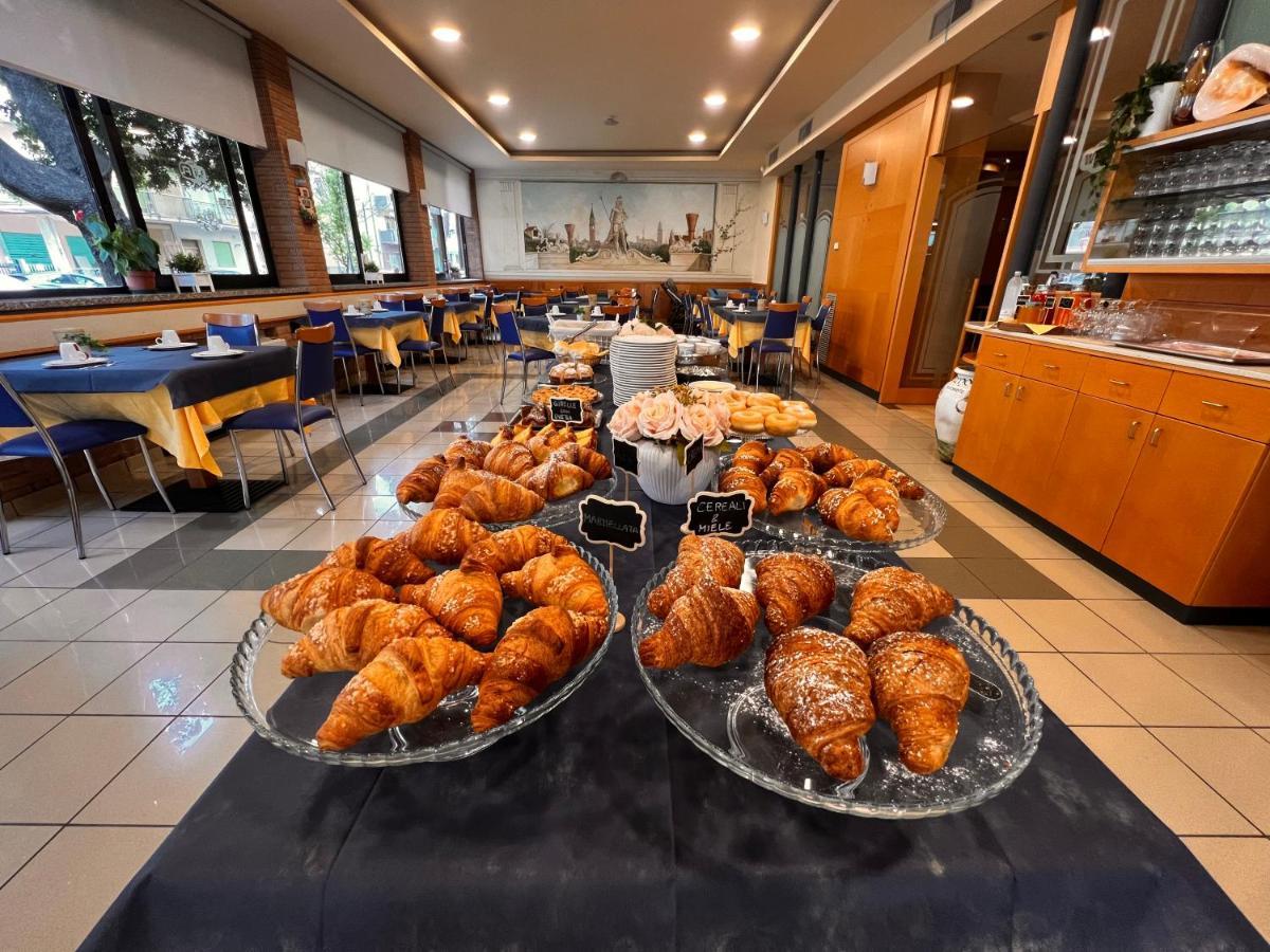 Hotel Nettuno 索托马里纳 外观 照片
