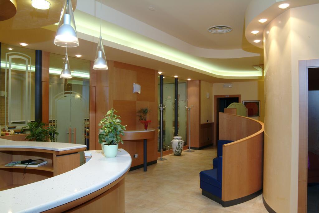 Hotel Nettuno 索托马里纳 外观 照片