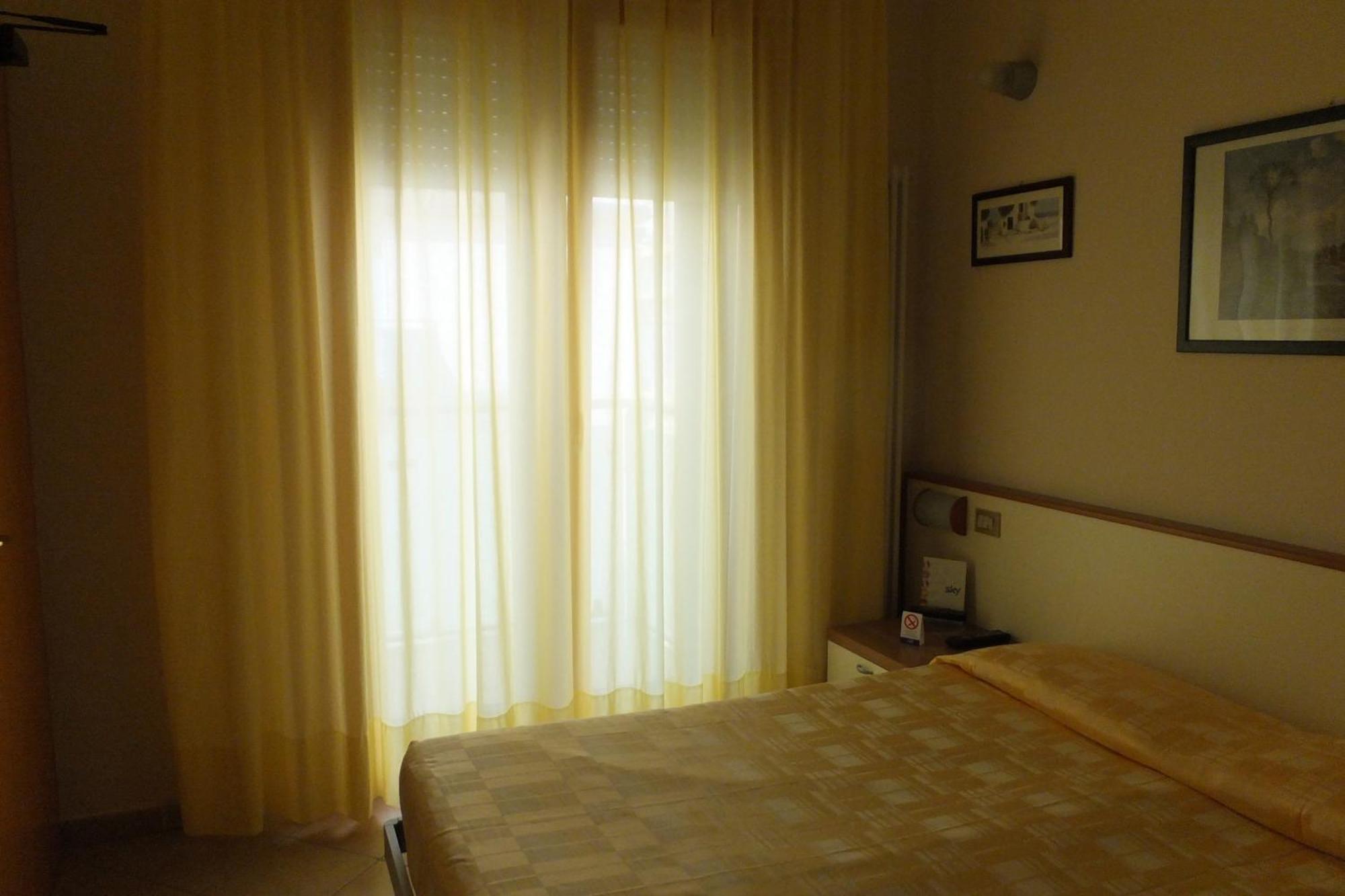 Hotel Nettuno 索托马里纳 外观 照片