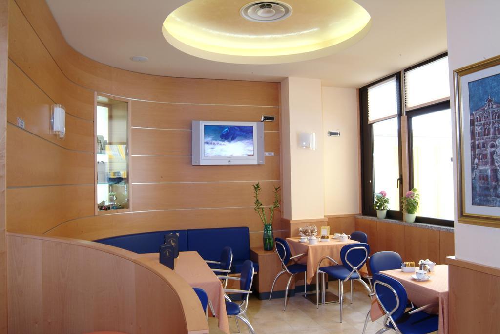 Hotel Nettuno 索托马里纳 外观 照片